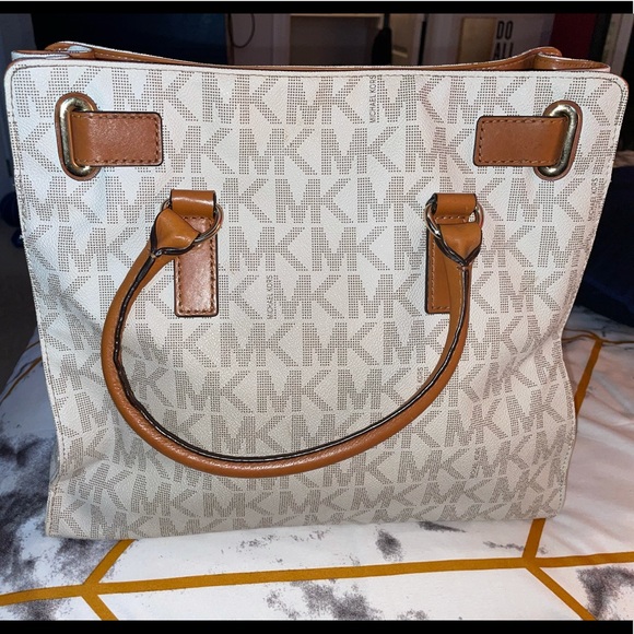 Purse - Picture 2 of 8